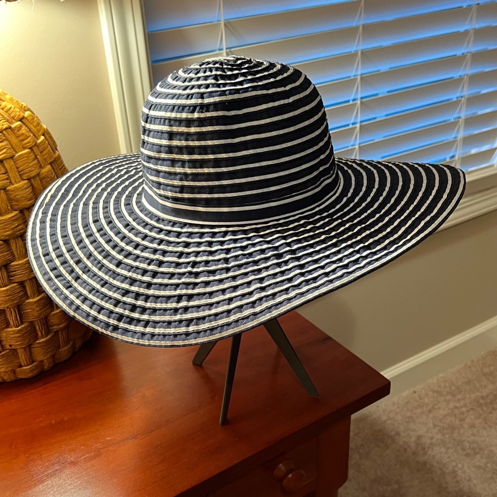 Blue & White Striped Floppy